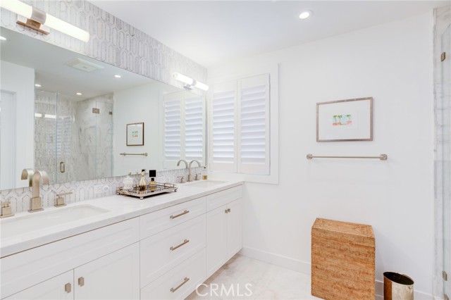 320 23rd Street, Manhattan Beach, California 90266, 3 Bedrooms Bedrooms, ,Residential,Sold,23rd,SB21207459