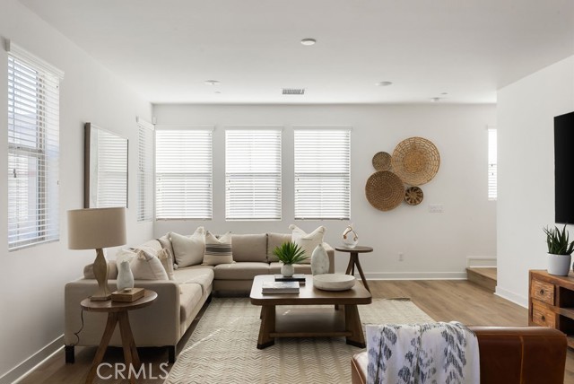 Detail Gallery Image 11 of 32 For 6026 Derby Ln, Cypress,  CA 90720 - 4 Beds | 3/1 Baths