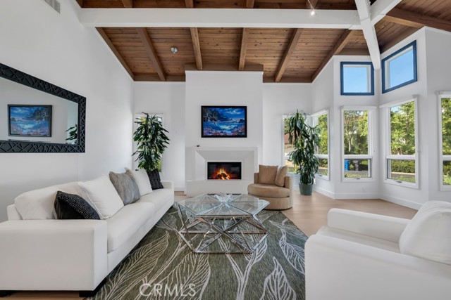 4514 Rayburn Street, Westlake Village CA: https://media.crmls.org/medias/a94d6bd4-d1a7-4a43-9934-ddf14e1e250b.jpg