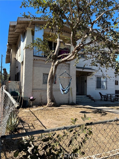 2103 3rd Avenue #4, Los Angeles, CA, 90018 2103 3rd Avenue #4, Los Angeles, CA, 90018