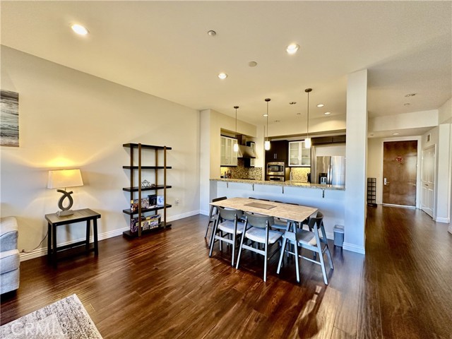 Detail Gallery Image 2 of 29 For 21 Gramercy #319,  Irvine,  CA 92612 - 2 Beds | 2 Baths