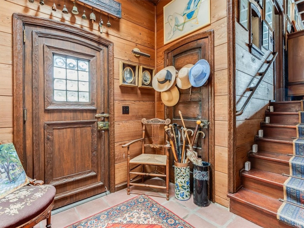 https://media.crmls.org/medias/a94e3751-e9d1-4526-90dd-9031cf2fee84.jpg?preset=X-Large