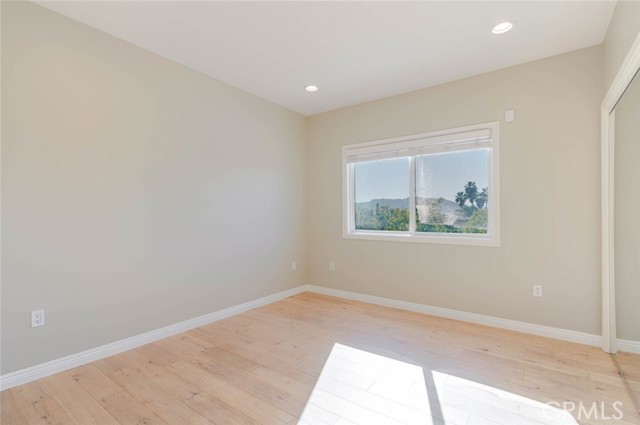 Detail Gallery Image 20 of 30 For 711 E Angeleno Ave #102,  Burbank,  CA 91501 - 3 Beds | 3 Baths