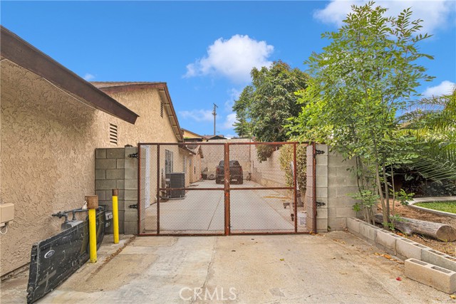 5834 Norman Way, Riverside CA: https://media.crmls.org/medias/a94ea0ab-8000-4d68-9123-6d50fe52df54.jpg