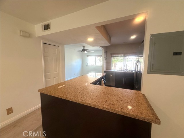 Detail Gallery Image 12 of 36 For 54 Oval Rd #3,  Irvine,  CA 92604 - 2 Beds | 2 Baths