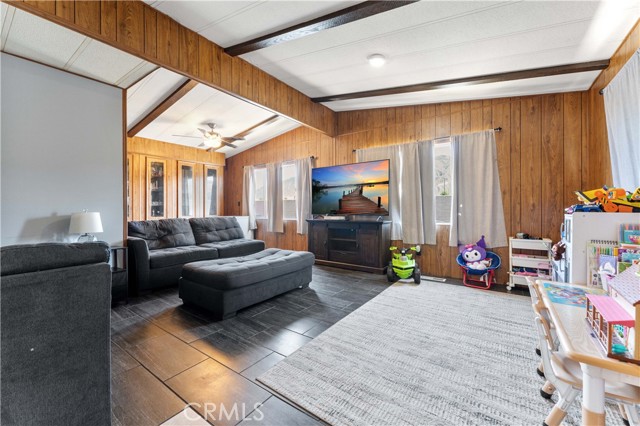 2230 Lake Park Dr, San Jacinto CA: https://media.crmls.org/medias/a95029ce-f18a-43b2-bd06-45b1d008f392.jpg