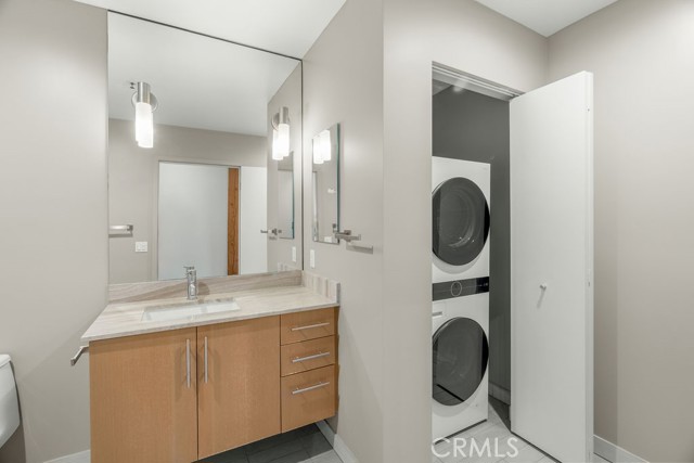 Detail Gallery Image 14 of 21 For 530 S Hewitt, Los Angeles,  CA 90013 - 2 Beds | 2 Baths