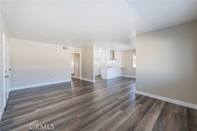 Detail Gallery Image 5 of 27 For 2155 Canyon #D,  Costa Mesa,  CA 92627 - 2 Beds | 1 Baths