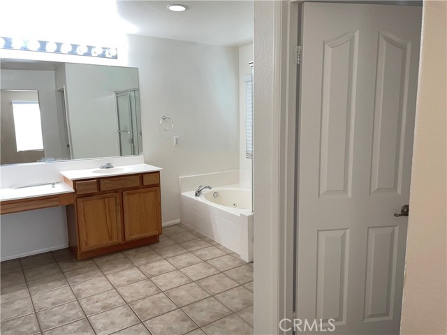 Detail Gallery Image 18 of 22 For 15107 Linking Ln, Victorville,  CA 92394 - 4 Beds | 2/1 Baths