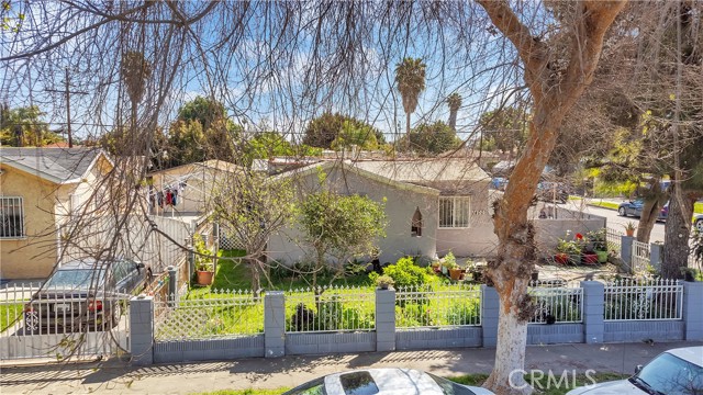 1400 Rose Avenue, Compton, California 90221, 3 Bedrooms Bedrooms, ,1 BathroomBathrooms,Single Family Residence,For Sale,Rose,DW24071315