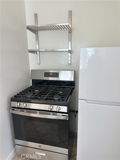 220 Cliff Drive, Laguna Beach CA: https://media.crmls.org/medias/a9520e73-9645-46d3-9712-8f17d1cd31c1.jpg