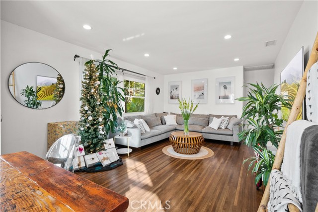 1900 Gates Avenue, Redondo Beach, California 90278, 3 Bedrooms Bedrooms, ,1 BathroomBathrooms,Residential,Sold,Gates,AR22001172