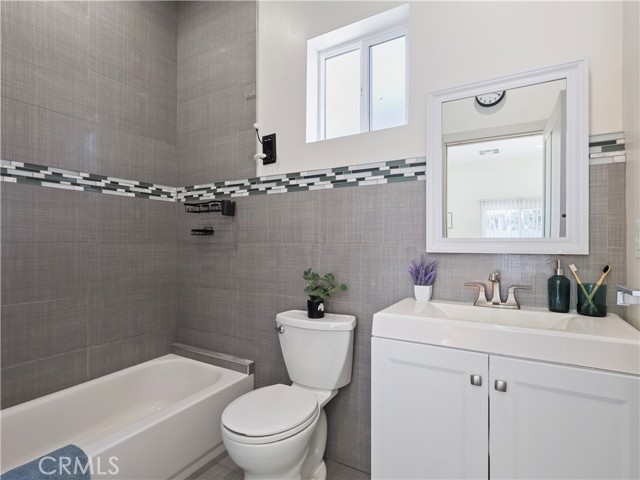 Detail Gallery Image 25 of 45 For 15801 Chatsworth, Granada Hills,  CA 91344 - – Beds | – Baths