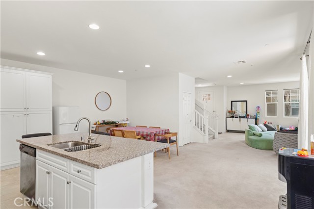 Detail Gallery Image 8 of 26 For 6049 Snapdragon, Corona,  CA 92880 - 3 Beds | 2/1 Baths