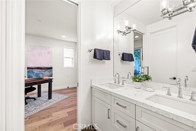 Detail Gallery Image 54 of 66 For 2606 Voorhees Ave #B,  Redondo Beach,  CA 90278 - 3 Beds | 3/1 Baths