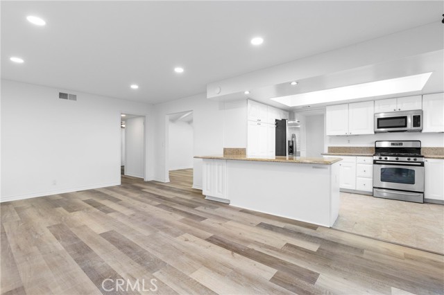 Detail Gallery Image 9 of 26 For 7 Chattanooga, Irvine,  CA 92620 - 4 Beds | 3 Baths