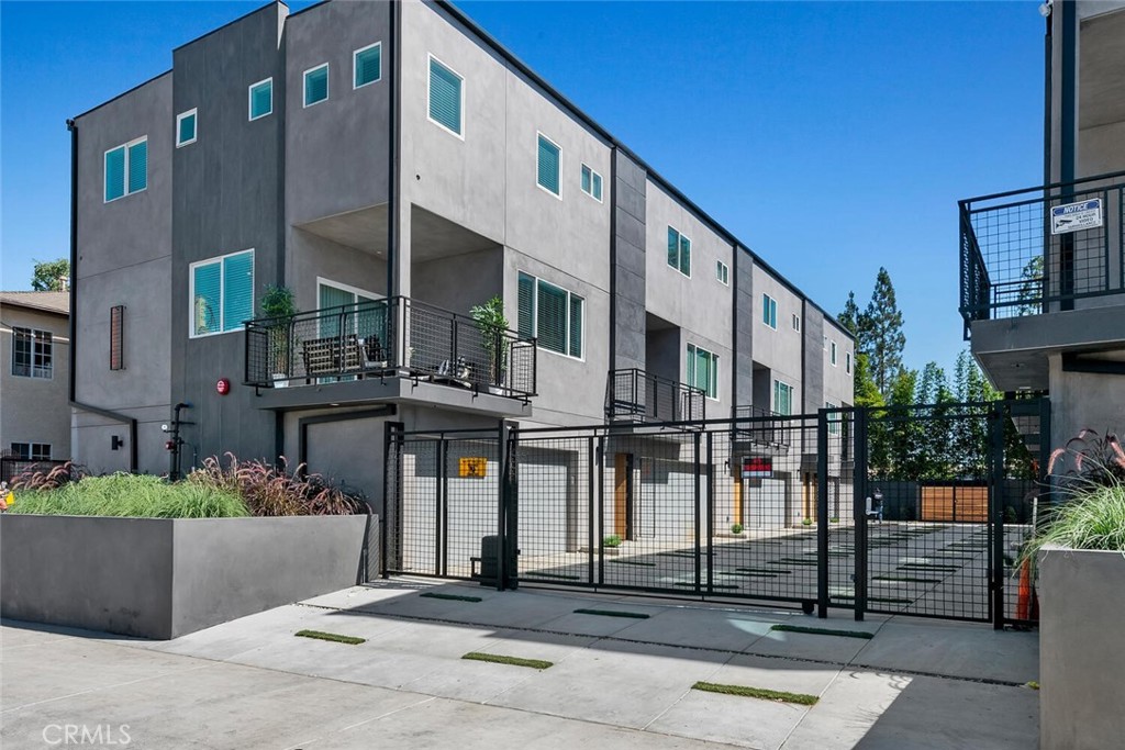 13538 Vanowen Street #5