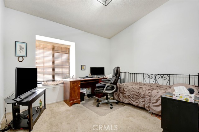 1355 Freedom Way, San Jacinto CA: https://media.crmls.org/medias/a9542421-0300-4dc0-9a9e-443004a05dca.jpg
