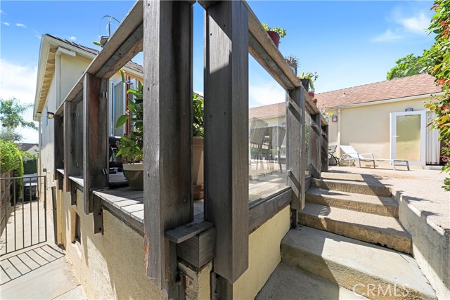 Detail Gallery Image 29 of 56 For 10707 Rochester, Los Angeles,  CA 90024 - 3 Beds | 3 Baths