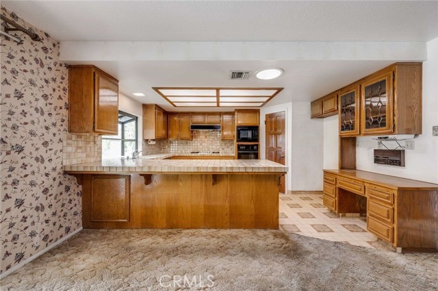 605 N Live Oak, Glendora CA: https://media.crmls.org/medias/a9549638-708b-4329-be3e-33feeb1f9a38.jpg