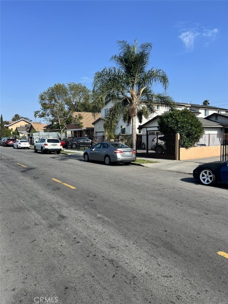 MLS #OC25109004 img 10