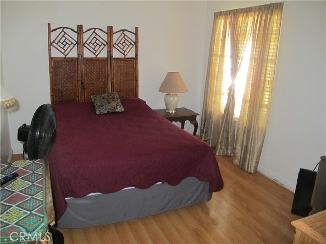 668 668 N Quince, Rialto CA: https://media.crmls.org/medias/a954da5c-82bb-49f0-9be0-89ee33b61cd5.jpg
