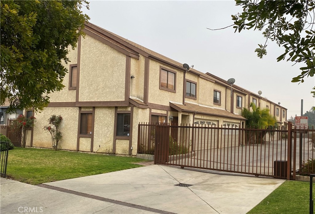 916 E 65th Street #3