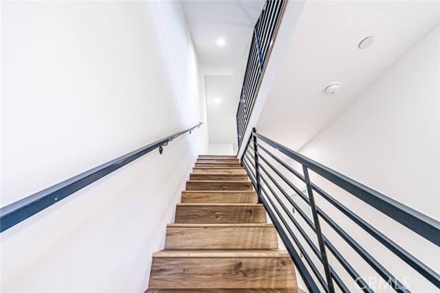 Detail Gallery Image 15 of 34 For 4445 Auckland Avenue, Toluca Lake,  CA 91602 - 4 Beds | 3 Baths