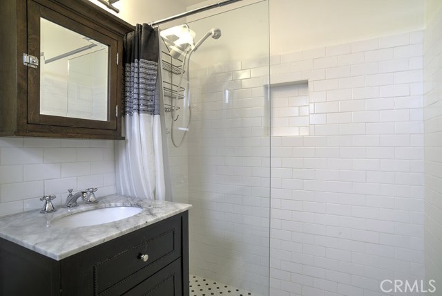 317 Bayview Drive, Hermosa Beach, California 90254, 2 Bedrooms Bedrooms, ,3 BathroomsBathrooms,Residential,Sold,Bayview,SB17229063