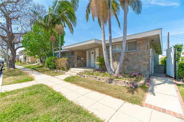 1731 E Wardlow Road, Long Beach CA: https://media.crmls.org/medias/a9582833-4254-4d2d-882d-16feac394953.jpg