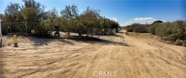 Detail Gallery Image 43 of 44 For 10975 Decker, Oak Hills,  CA 92344 - 3 Beds | 2 Baths