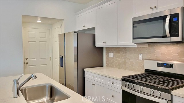 3943 E Carmel Privado, Ontario CA: https://media.crmls.org/medias/a958f4da-ffc2-4dc3-9ca0-89d9ec872269.jpg
