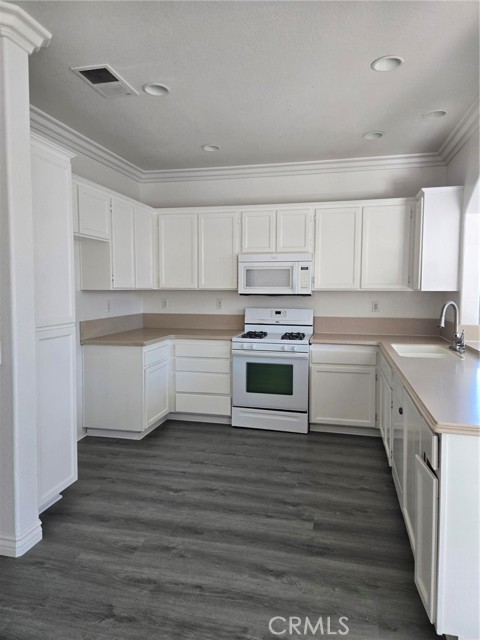 27410 Barcelona, Corona CA: https://media.crmls.org/medias/a959615f-63ad-4ab4-9ca8-eca6bfe2e2e7.jpg