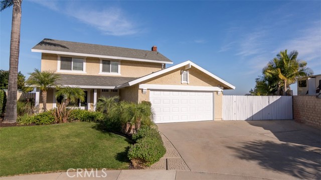 Cul-de-sac VIEW beauty with wide driveway for cars, boat and RV