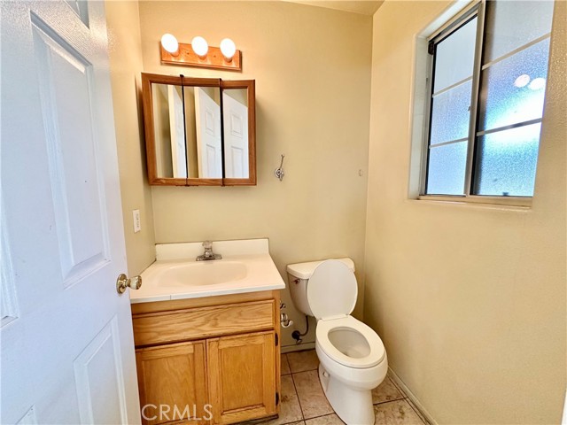 Detail Gallery Image 5 of 22 For 731 W 5th St, Long Beach,  CA 90802 - 3 Beds | 2/1 Baths