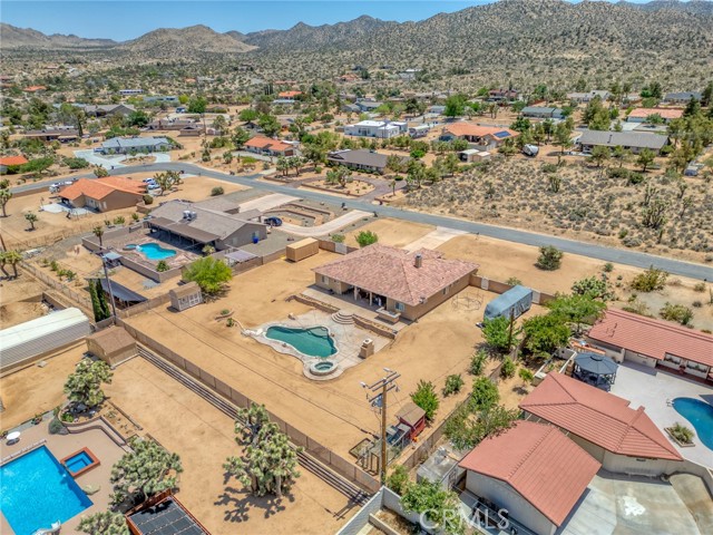 Detail Gallery Image 14 of 74 For 58598 Santa Maria Dr, Yucca Valley,  CA 92284 - 4 Beds | 3 Baths