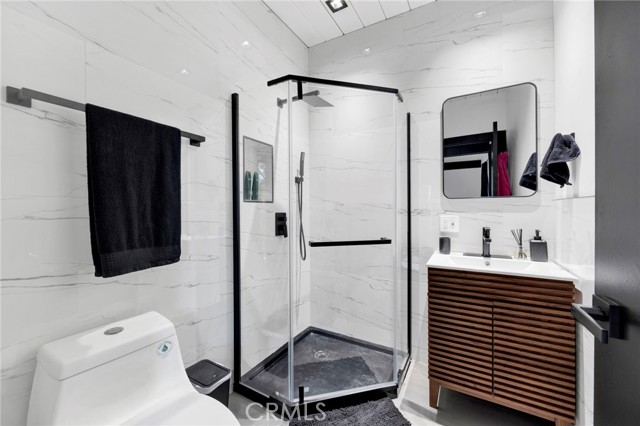 Detail Gallery Image 15 of 44 For 4009 Weslin Ave, Sherman Oaks,  CA 91423 - 3 Beds | 3 Baths