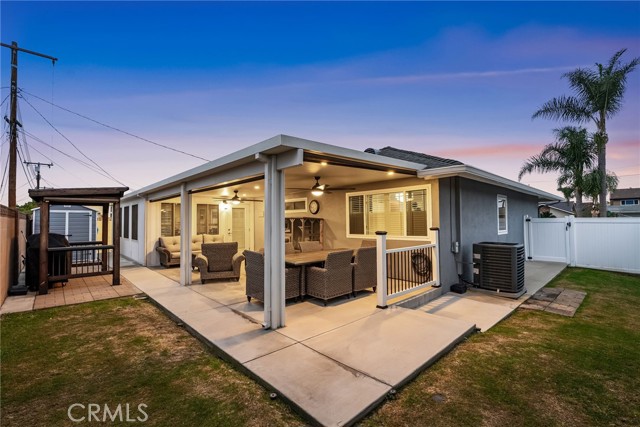 10041 Margo Lane, Westminster CA: https://media.crmls.org/medias/a95baac9-ca1c-4b63-be82-c7e9cfdbd2cf.jpg