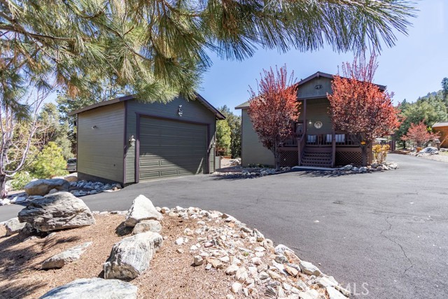 Detail Gallery Image 2 of 67 For 1808 Bernina Dr, –,  CA 93222 - 3 Beds | 2 Baths