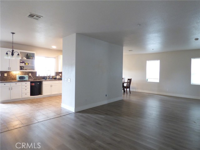 Detail Gallery Image 10 of 30 For 6279 Long Cove Dr, Fontana,  CA 92336 - 3 Beds | 2/1 Baths