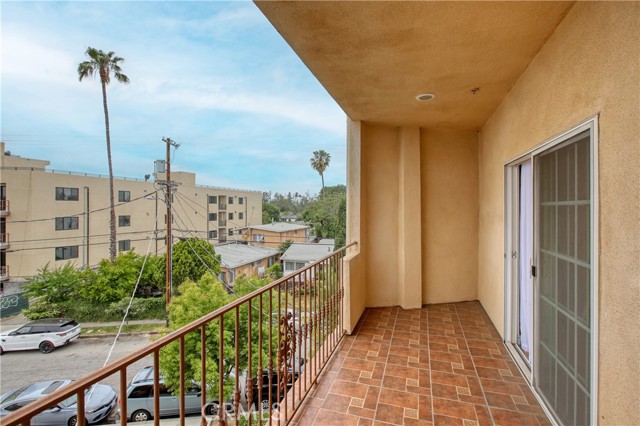 Detail Gallery Image 19 of 24 For 6064 Hazelhurst Pl #1,  North Hollywood,  CA 91606 - 3 Beds | 3/1 Baths
