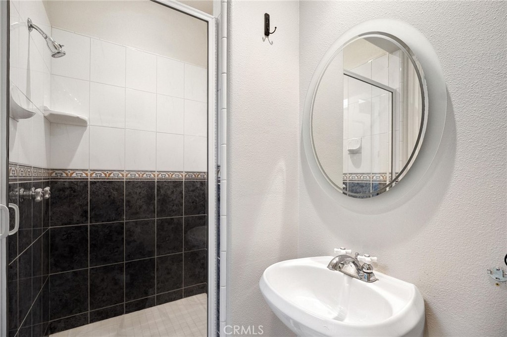 MLS #OC25118659 img 26