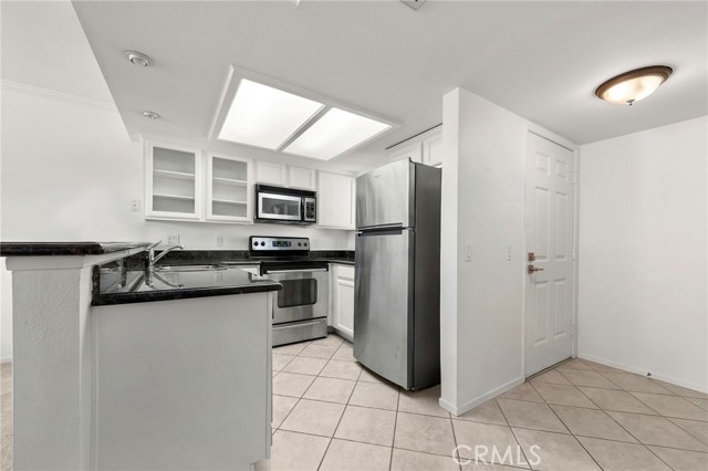 Detail Gallery Image 10 of 39 For 3440 Hathaway Ave #323,  Long Beach,  CA 90815 - 1 Beds | 1 Baths