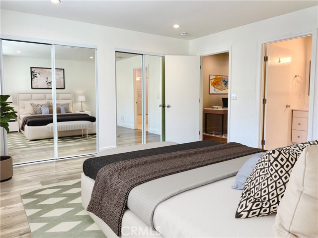 Detail Gallery Image 4 of 37 For 7327 Kester Ave #2,  Van Nuys,  CA 91405 - 3 Beds | 3/1 Baths