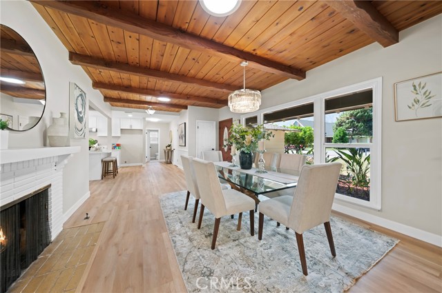 552 E Mountain View Avenue, Glendora CA: https://media.crmls.org/medias/a95f3724-1b4a-4217-a47b-6fff19d02c64.jpg