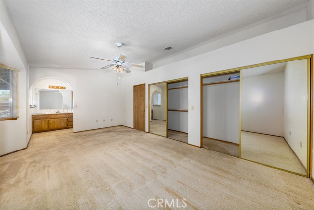 21930 Mohican Avenue, Apple Valley CA: https://media.crmls.org/medias/a95f613b-5a39-4cdd-8568-3f86db1464a4.jpg