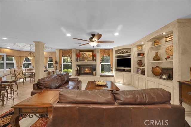 Detail Gallery Image 13 of 73 For 9902 Lapworth, Huntington Beach,  CA 92646 - 4 Beds | 5 Baths