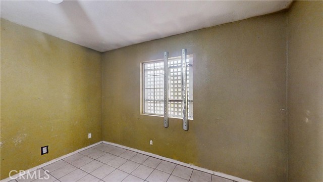 Detail Gallery Image 12 of 27 For 426 W 81st St, Los Angeles,  CA 90003 - 4 Beds | 2 Baths