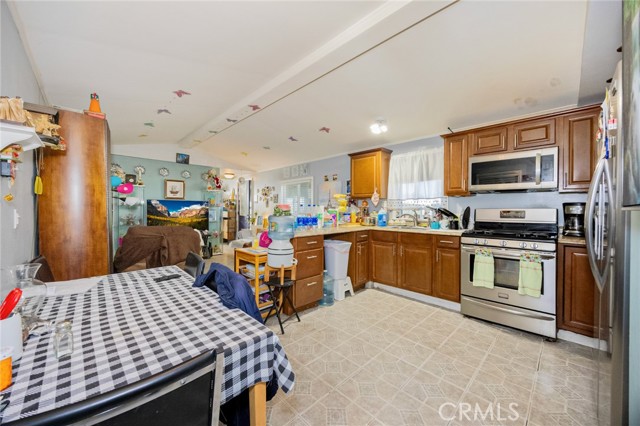 Detail Gallery Image 15 of 29 For 11414 Serra #15,  Apple Valley,  CA 92308 - 2 Beds | 1/1 Baths