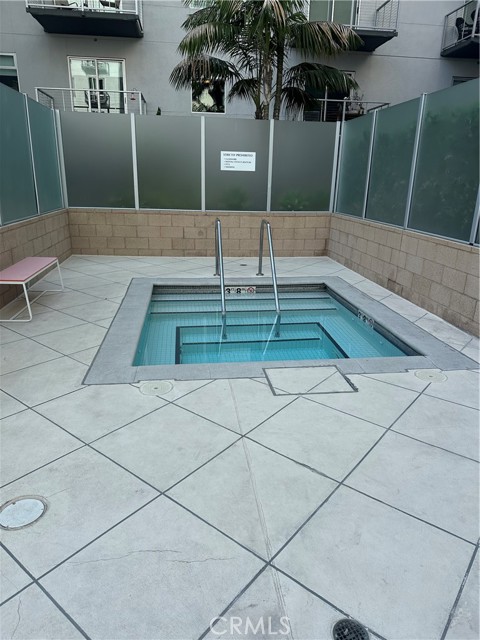 645 W 9th Street, Los Angeles CA: https://media.crmls.org/medias/a9609510-dcf6-42e5-8b14-056c059660b5.jpg